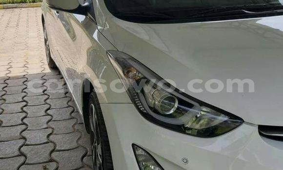 Acheter Occasion Voiture Hyundai Elantra Blanc à Cotonou, Benin Acheter Occasion Voiture Hyundai Elantra Blanc à Cotonou, Benin