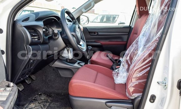 Ra Imported Toyota Hilux funfun Ọkọ̀ in Import - Dubai ni Benin Ra Imported Toyota Hilux funfun Ọkọ̀ in Import - Dubai ni Benin