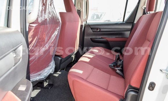 Ra Imported Toyota Hilux funfun Ọkọ̀ in Import - Dubai ni Benin Ra Imported Toyota Hilux funfun Ọkọ̀ in Import - Dubai ni Benin