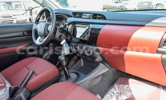 Ra Imported Toyota Hilux funfun Ọkọ̀ in Import - Dubai ni Benin Ra Imported Toyota Hilux funfun Ọkọ̀ in Import - Dubai ni Benin