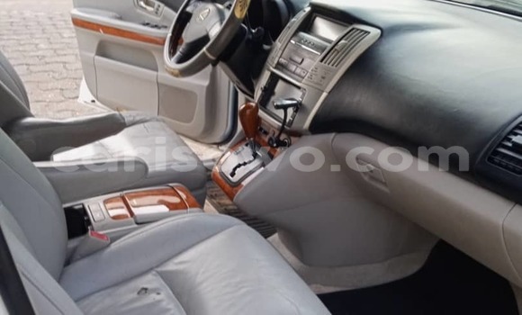 Ra Àlòkù Lexus RX 330 funfun Ọkọ̀ in Cotonou ni Benin Ra Àlòkù Lexus RX 330 funfun Ọkọ̀ in Cotonou ni Benin