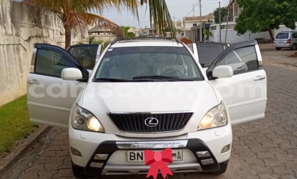 Ra Àlòkù Lexus RX 330 funfun Ọkọ̀ in Cotonou ni Benin Ra Àlòkù Lexus RX 330 funfun Ọkọ̀ in Cotonou ni Benin