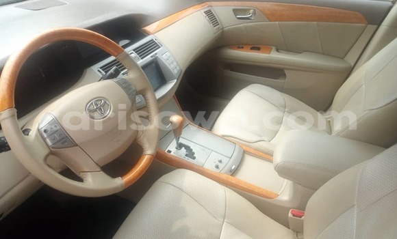 Ra Àlòkù Toyota Avalon Red Ọkọ̀ in Cotonou ni Benin Ra Àlòkù Toyota Avalon Red Ọkọ̀ in Cotonou ni Benin