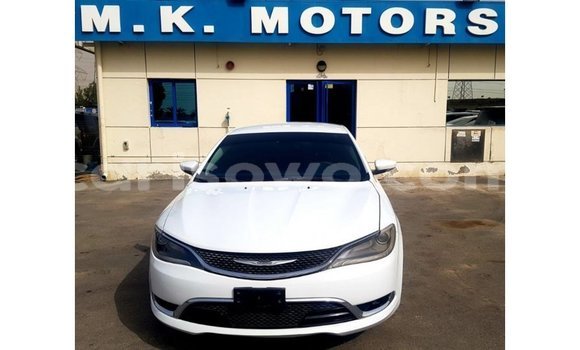 Sayi Imported Chrysler 200 White Mota in Import - Dubai a Benin