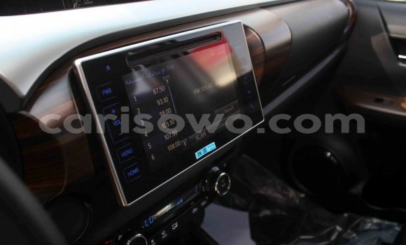 Ra Imported Toyota Hilux funfun Ọkọ̀ in Import - Dubai ni Benin Ra Imported Toyota Hilux funfun Ọkọ̀ in Import - Dubai ni Benin