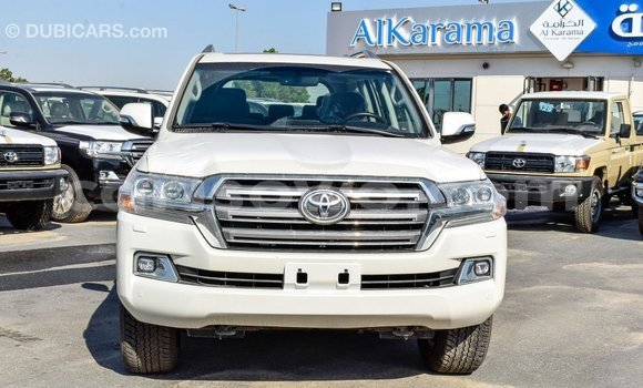 Ra Imported Toyota Land Cruiser funfun Ọkọ̀ in Import - Dubai ni Benin Ra Imported Toyota Land Cruiser funfun Ọkọ̀ in Import - Dubai ni Benin