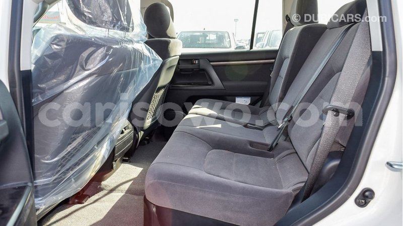 Big with watermark toyota land cruiser benin import dubai 8547