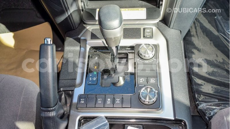 Big with watermark toyota land cruiser benign import dubai 8547