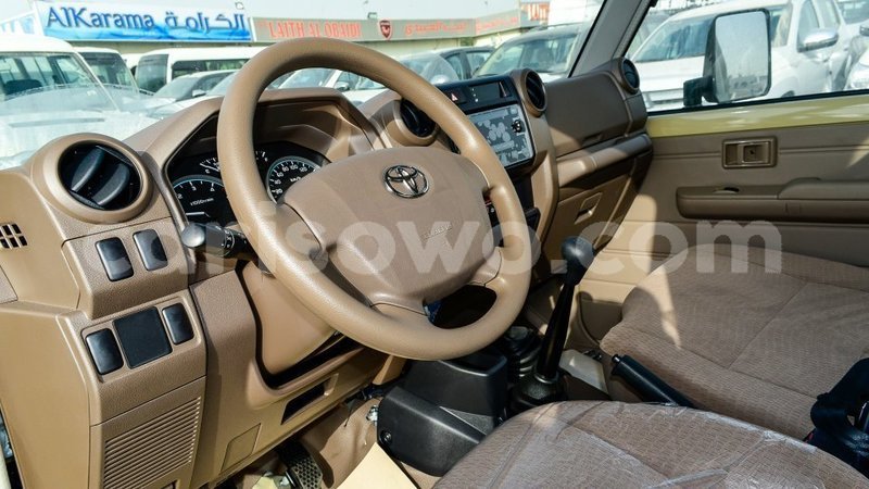 Big with watermark toyota land cruiser benin import dubai 8551