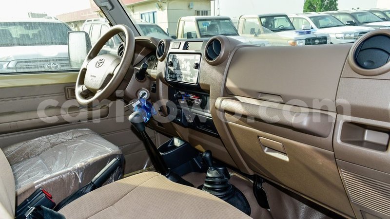 Big with watermark toyota land cruiser benin import dubai 8551