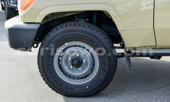 Buy Import Toyota Land Cruiser Beige Car in Import - Dubai in Benign Buy Import Toyota Land Cruiser Beige Car in Import - Dubai in Benign