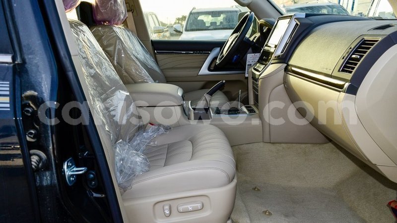 Big with watermark toyota land cruiser benin import dubai 8552