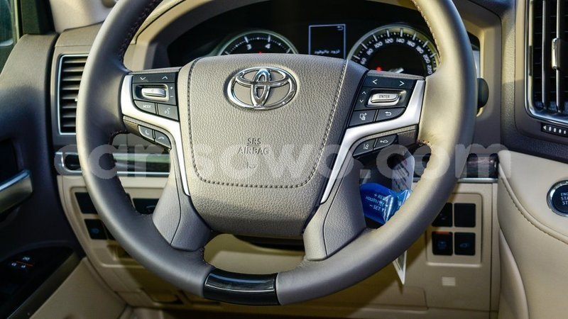 Big with watermark toyota land cruiser benin import dubai 8552