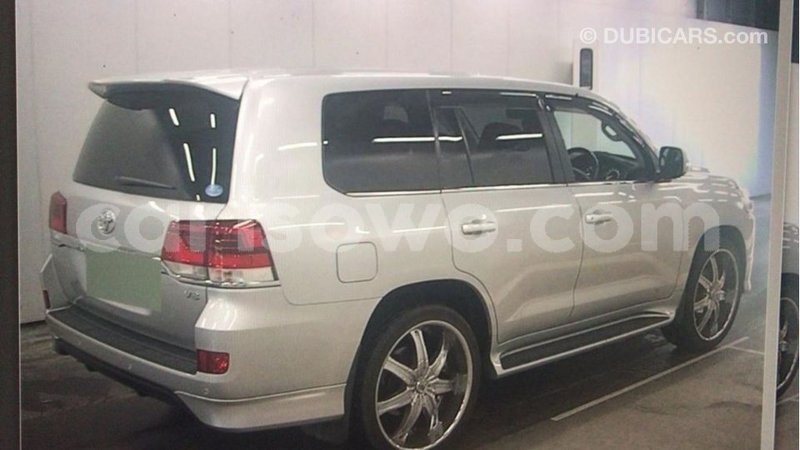 Big with watermark toyota land cruiser benin import dubai 8557