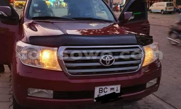 Sayi Na hannu Toyota Land Cruiser Red Mota in Cotonou a Benin Sayi Na hannu Toyota Land Cruiser Red Mota in Cotonou a Benin