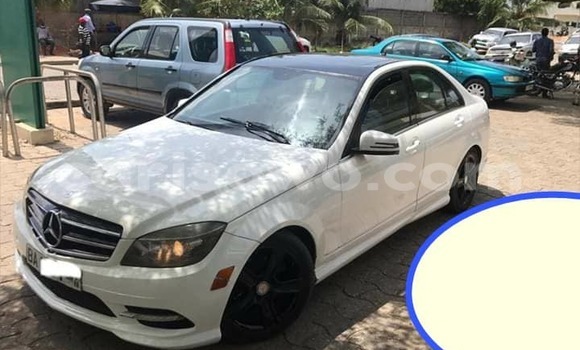 Ra Àlòkù Mercedes-Benz C–Class funfun Ọkọ̀ in Cotonou ni Benin Ra Àlòkù Mercedes-Benz C–Class funfun Ọkọ̀ in Cotonou ni Benin