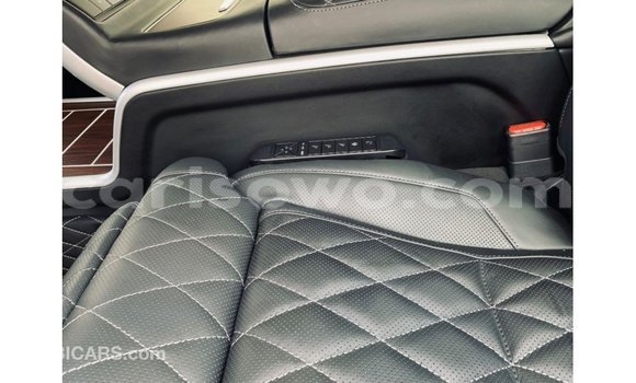 Acheter Import Voiture Toyota Land Cruiser Noir à Import - Dubai, Benin Acheter Import Voiture Toyota Land Cruiser Noir à Import - Dubai, Benin