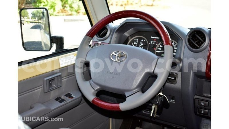 Big with watermark toyota land cruiser benin import dubai 8606