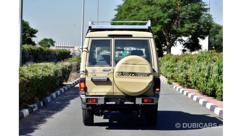 Big with watermark toyota land cruiser benin import dubai 8606