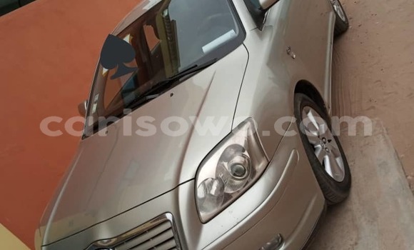 Sayi Sabo Toyota Avensis Azurfa Mota in Cotonou a Benin Sayi Sabo Toyota Avensis Azurfa Mota in Cotonou a Benin