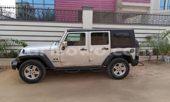 Ra Àlòkù Jeep Wrangler Silver Ọkọ̀ in Cotonou ni Benin Ra Àlòkù Jeep Wrangler Silver Ọkọ̀ in Cotonou ni Benin