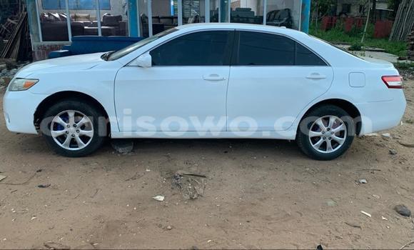 Sayi Na hannu Toyota Camry White Mota in Cotonou a Benin Sayi Na hannu Toyota Camry White Mota in Cotonou a Benin