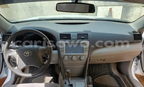Sayi Na hannu Toyota Camry White Mota in Cotonou a Benin Sayi Na hannu Toyota Camry White Mota in Cotonou a Benin