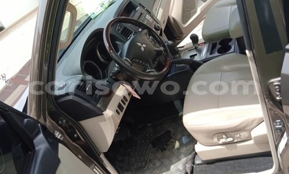 Ra Àlòkù Mitsubishi Pajero Silver Ọkọ̀ in Cotonou ni Benin Ra Àlòkù Mitsubishi Pajero Silver Ọkọ̀ in Cotonou ni Benin