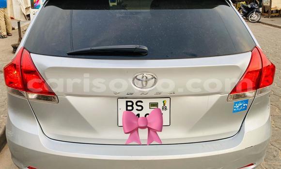 Ra Tuntun Toyota Venza Silver Ọkọ̀ in Cotonou ni Benin Ra Tuntun Toyota Venza Silver Ọkọ̀ in Cotonou ni Benin