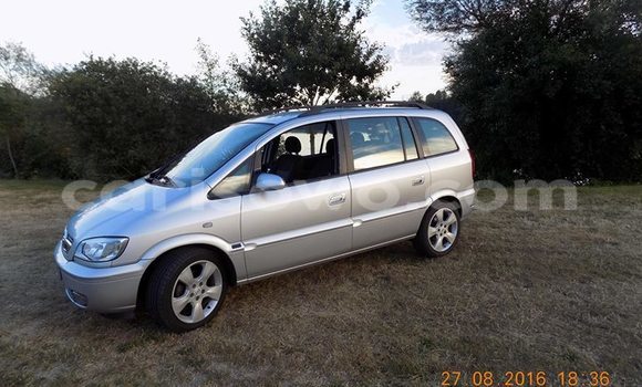 Sayi Na hannu Opel Vectra Azurfa Mota in Cotonou a Benin