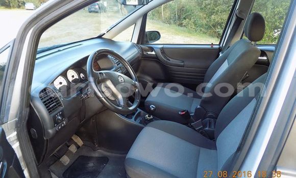 Sayi Na hannu Opel Vectra Azurfa Mota in Cotonou a Benin Sayi Na hannu Opel Vectra Azurfa Mota in Cotonou a Benin