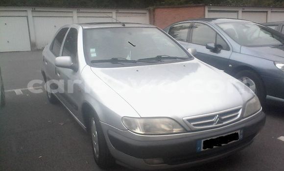 Sayi Na hannu Citroen Xsara Azurfa Mota in Cotonou a Benin
