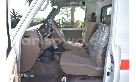 Buy Import Toyota Land Cruiser White Car in Import - Dubai in Benign Buy Import Toyota Land Cruiser White Car in Import - Dubai in Benign