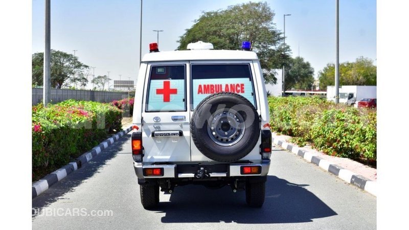 Big with watermark toyota land cruiser benign import dubai 8672