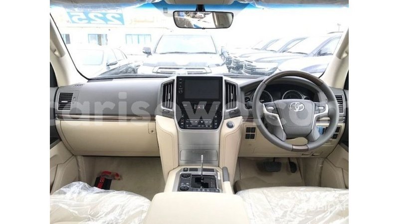 Big with watermark toyota land cruiser benign import dubai 8679