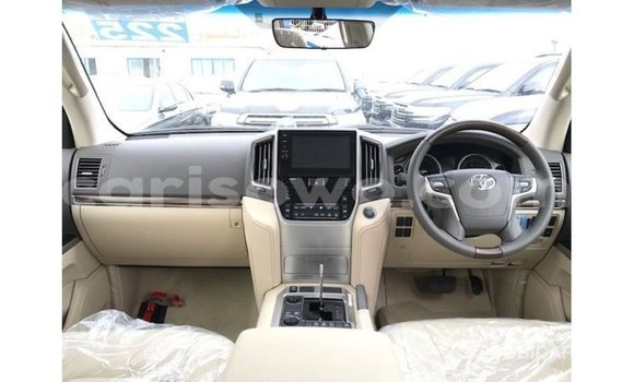 Buy Import Toyota Land Cruiser White Car in Import - Dubai in Benign Buy Import Toyota Land Cruiser White Car in Import - Dubai in Benign
