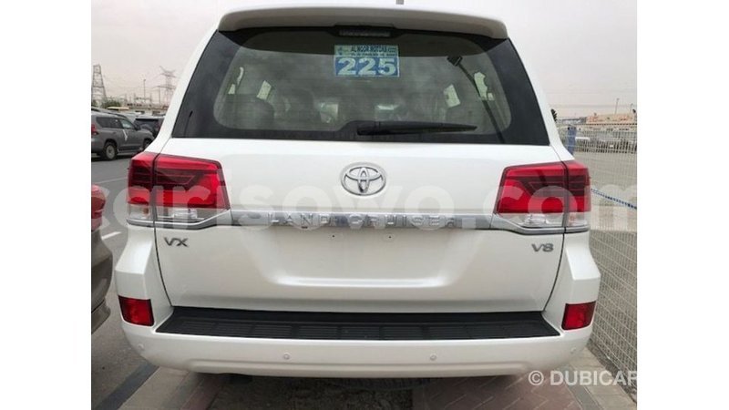 Big with watermark toyota land cruiser benign import dubai 8679