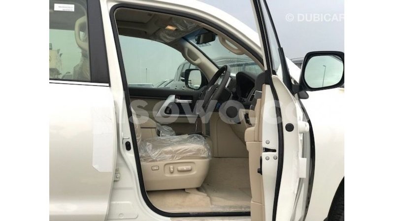 Big with watermark toyota land cruiser benign import dubai 8679