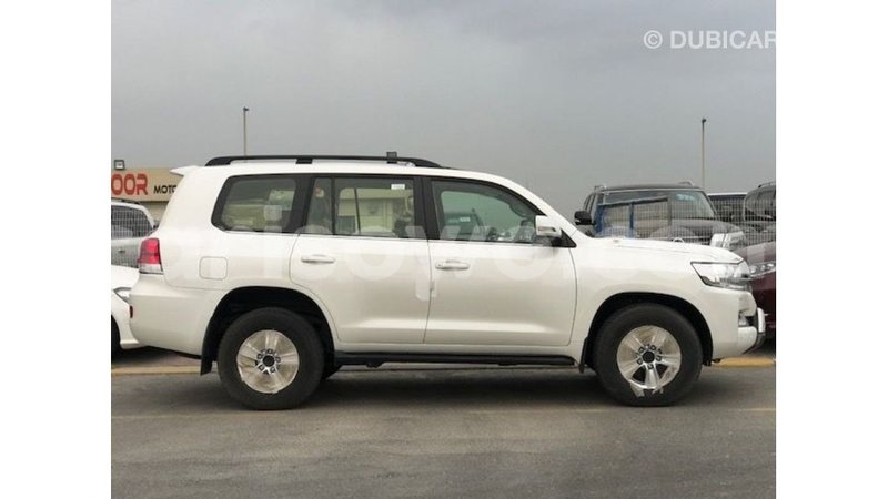 Big with watermark toyota land cruiser benign import dubai 8679