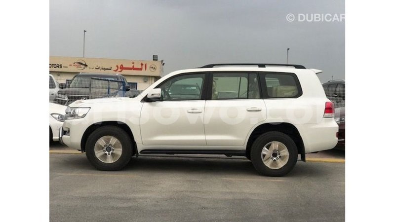 Big with watermark toyota land cruiser benign import dubai 8679