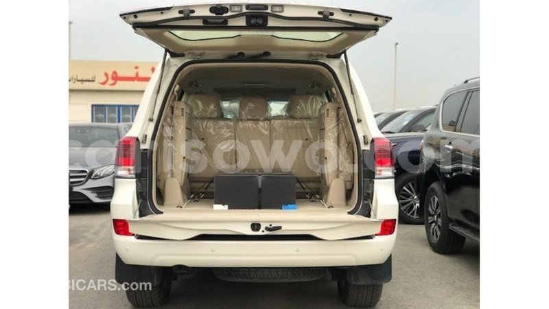 Big with watermark toyota land cruiser benin import dubai 8679