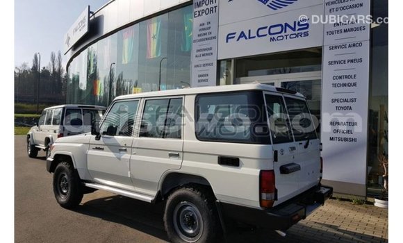 Sayi Imported Toyota Land Cruiser White Mota in Import - Dubai a Benin Sayi Imported Toyota Land Cruiser White Mota in Import - Dubai a Benin
