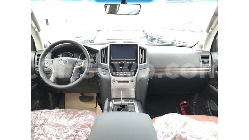 Big with watermark toyota land cruiser benin import dubai 8682