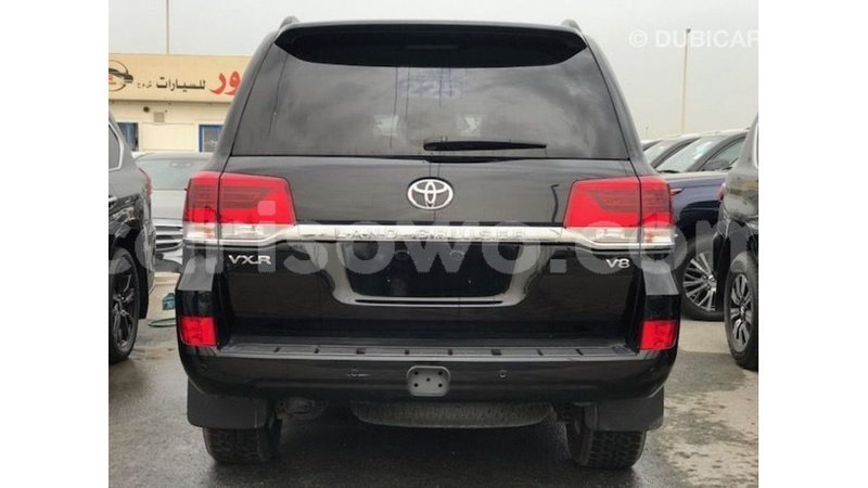 Big with watermark toyota land cruiser benin import dubai 8682