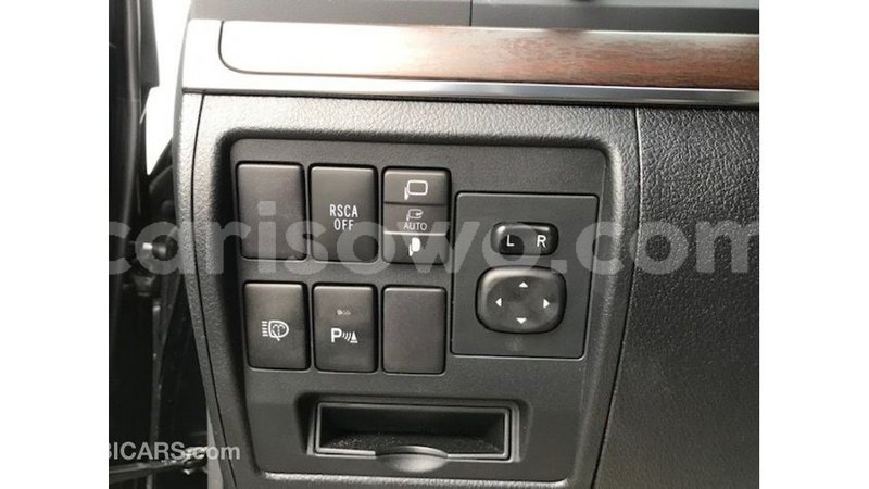 Big with watermark toyota land cruiser benin import dubai 8682