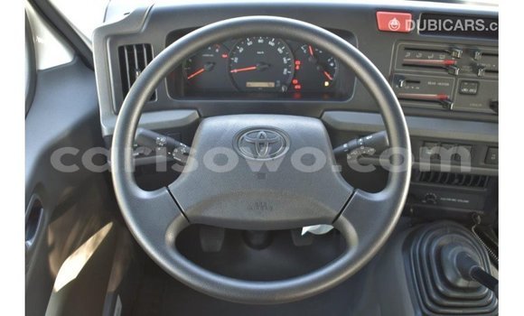 Acheter Import Utilitaire Toyota Coaster Blanc à Import - Dubai, Benin Acheter Import Utilitaire Toyota Coaster Blanc à Import - Dubai, Benin