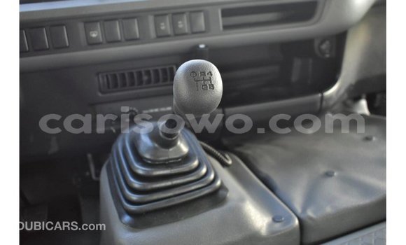 Acheter Import Utilitaire Toyota Coaster Blanc à Import - Dubai, Benin Acheter Import Utilitaire Toyota Coaster Blanc à Import - Dubai, Benin