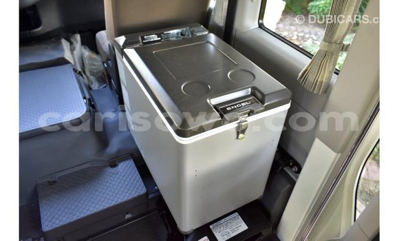 Acheter Import Utilitaire Toyota Coaster Blanc à Import - Dubai, Benin Acheter Import Utilitaire Toyota Coaster Blanc à Import - Dubai, Benin