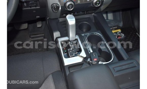 Acheter Import Voiture Toyota Tundra Blanc à Import - Dubai, Benin Acheter Import Voiture Toyota Tundra Blanc à Import - Dubai, Benin