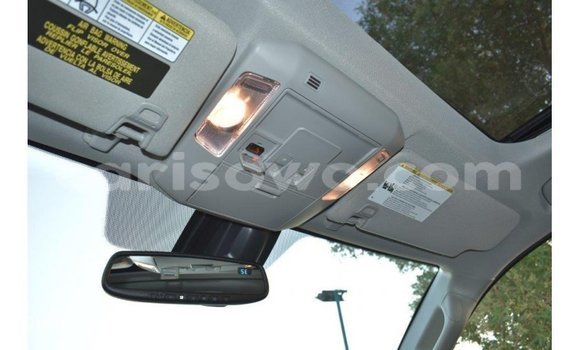 Acheter Import Voiture Toyota Tundra Blanc à Import - Dubai, Benin Acheter Import Voiture Toyota Tundra Blanc à Import - Dubai, Benin